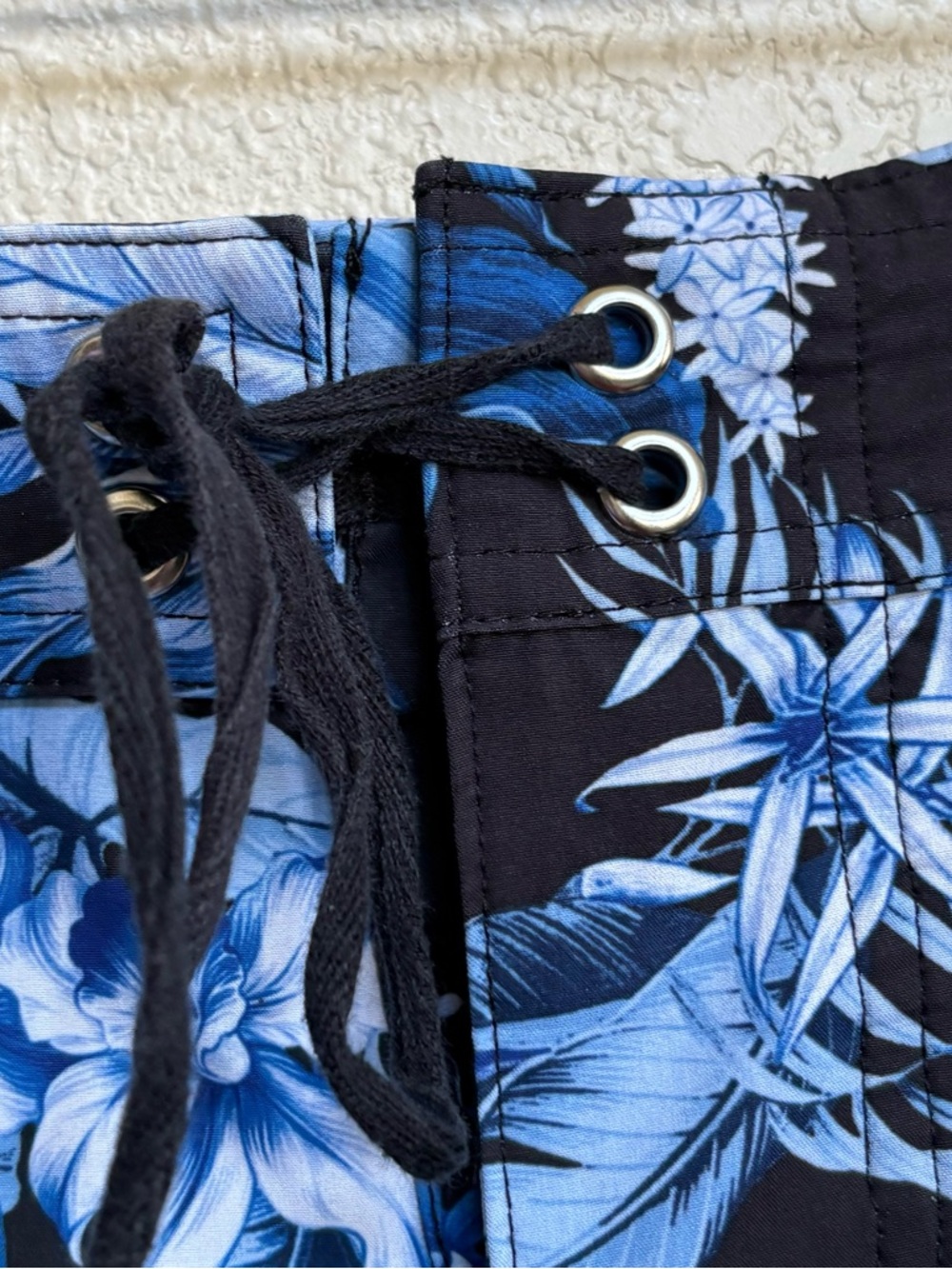 Tommy Bahama Blue Tropical Floral Swim Trunks Board‎ Shorts Men’s XL - Picture 3 of 7